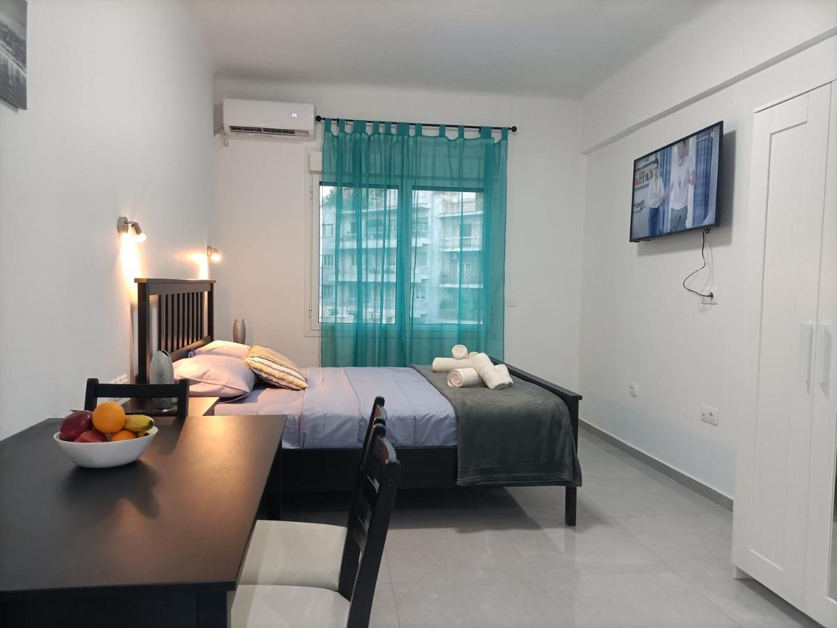 Appartamento City Adventures Atene Esterno foto