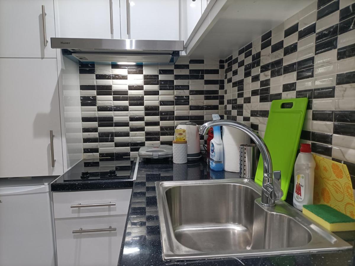 Appartamento City Adventures Atene Esterno foto